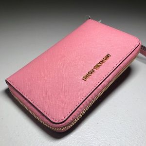 Michael Kors Jet Set Large Multi-Func Wristlet